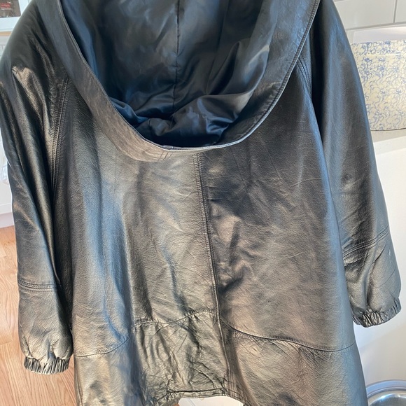 Leather jacket - Picture 2 of 3